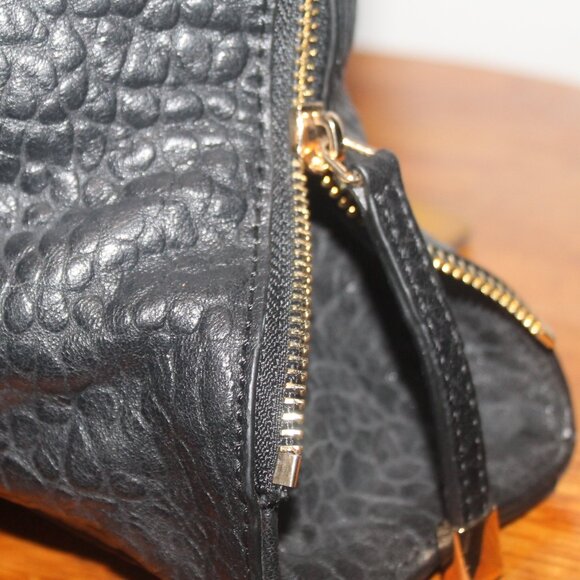 New w Tag $278 VINCE CAMUTO So Soft Black Lamb Leather Eliza Tote Shoulder Bag - Picture 8 of 10
